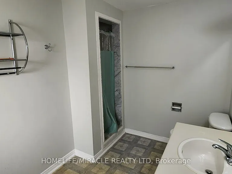264 Wright Cres — Photo 16