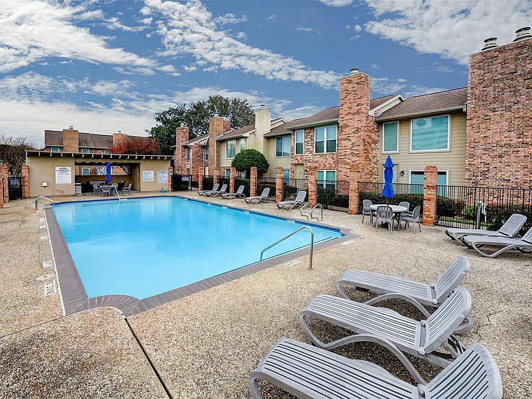 2513 Bering Dr #7 — Photo 2