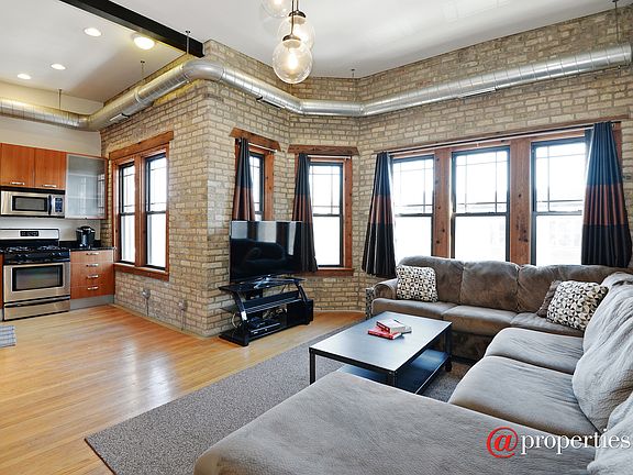 Kitchen / Living Room