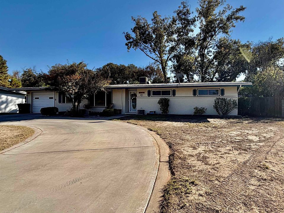 1st image of 1215 Bryan Cir
