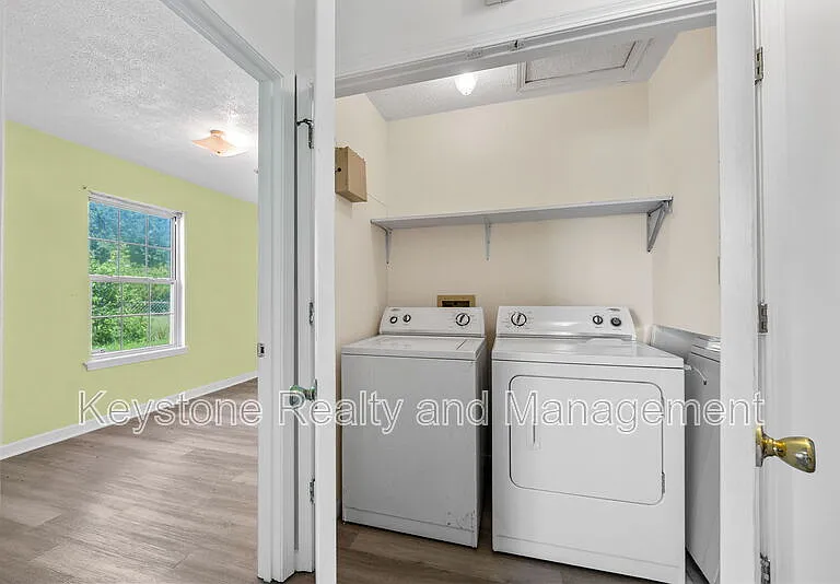405 Eddy St — Photo 11