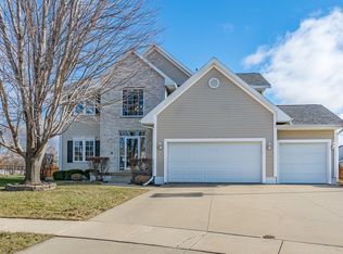 7118 Chesterfield Ct NE, Cedar Rapids, IA 52402