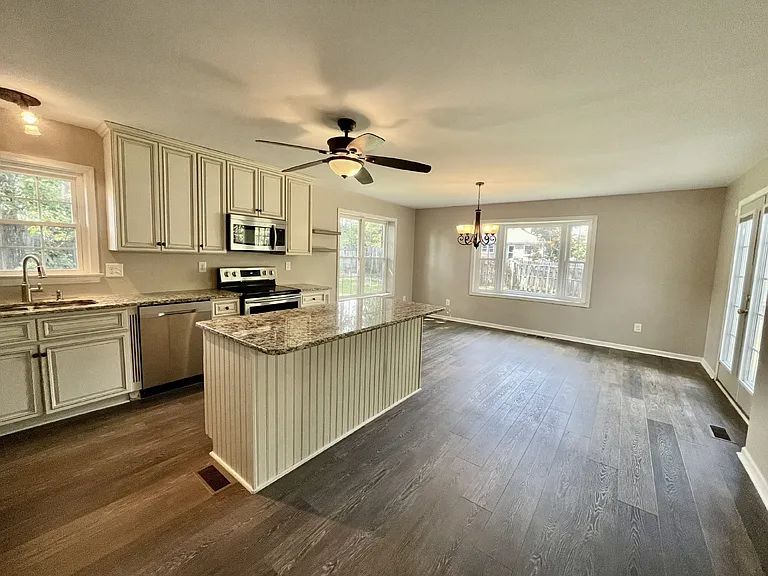 5651 Dodge Dr — Photo 9