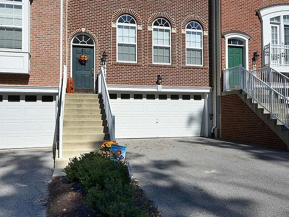 2nd image of 3915 Madison Park Ln