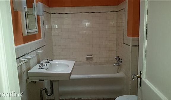 008 Bathroom