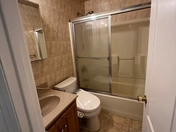 26-48 29th St #3B, Astoria, NY 11102