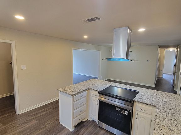 4th image of 3085 Windmill Ln