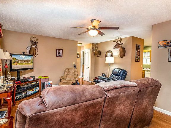 2nd image of 4833 Cedarwood Ln