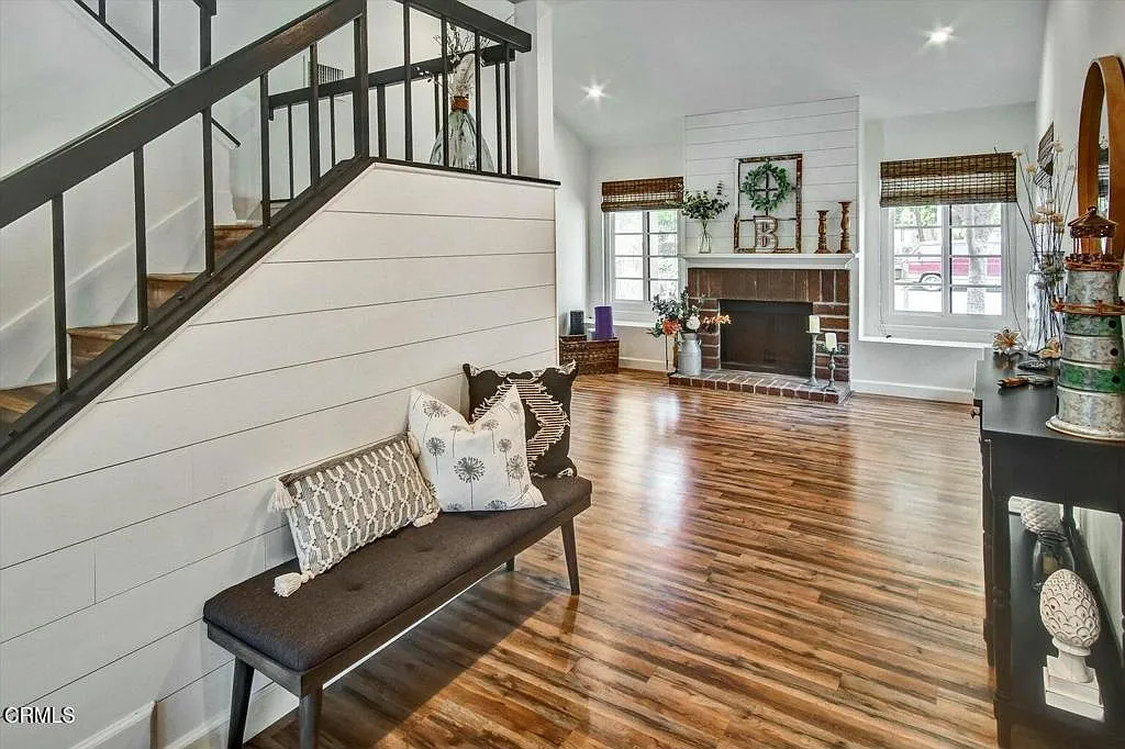 3 bed, 2.5 bath, 1925 sqft, $4,650 — Photo 3