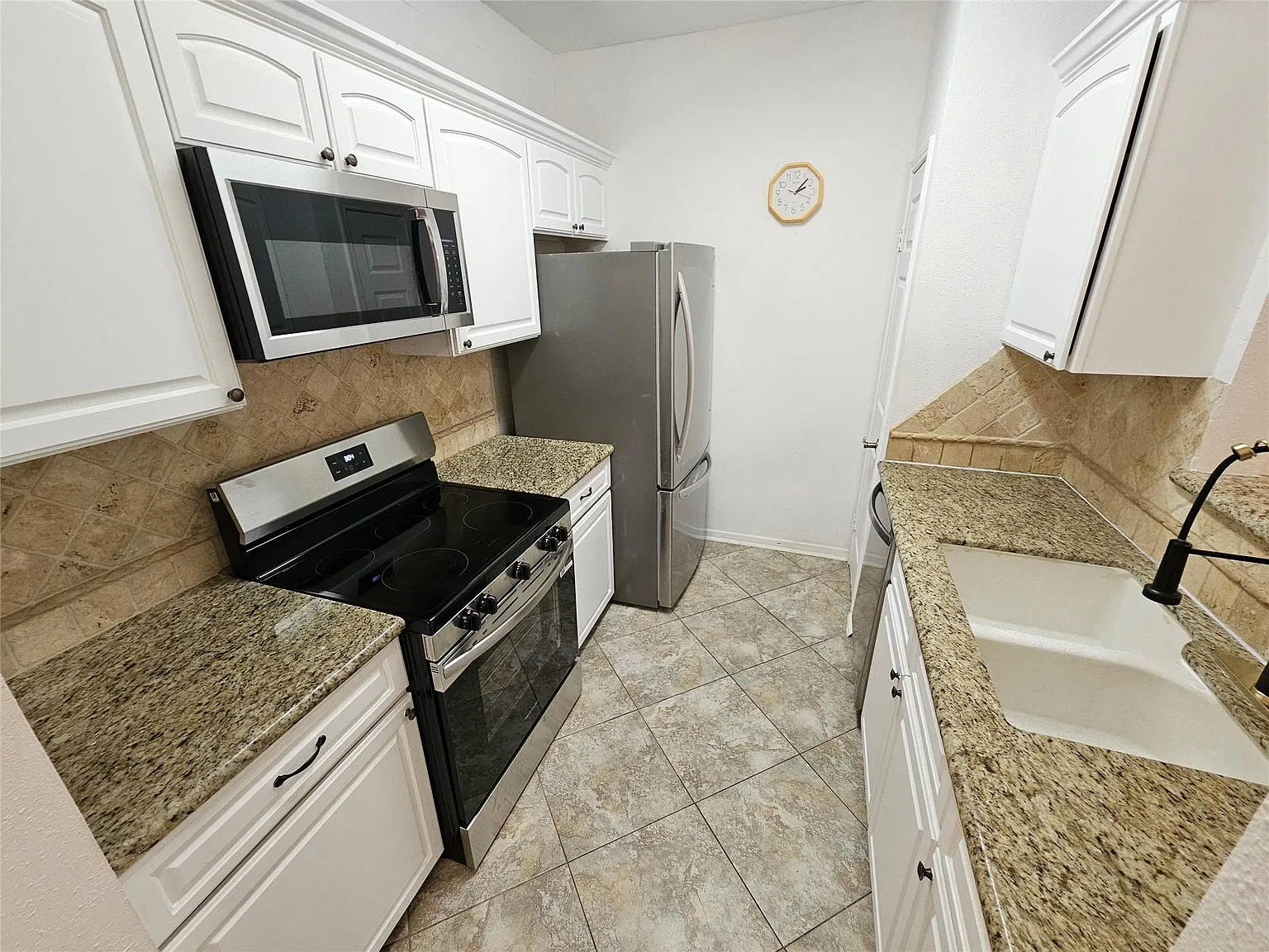 2 bed, 2.5 bath, 1520 sqft, $1,650 — Photo 1