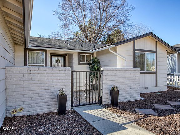 3rd image of 4220 Bismarck Dr