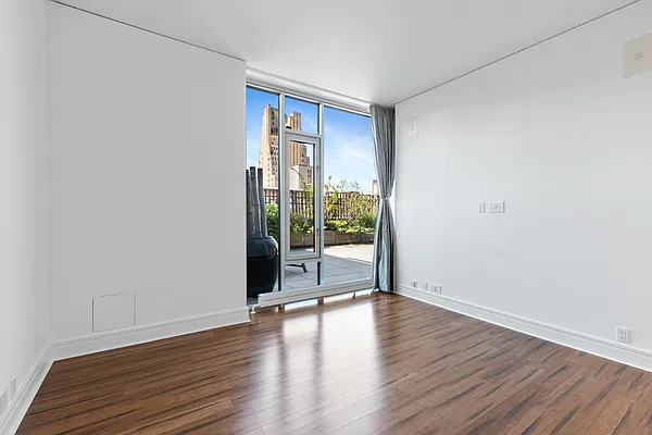 Sold by Compass | media 23