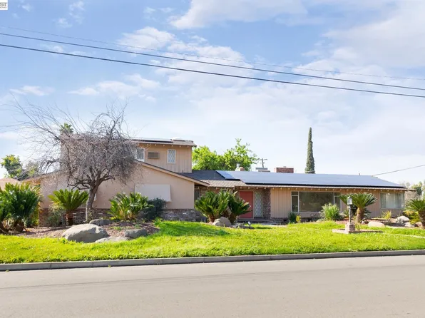 805 Lyon Ave, Sanger, CA 93657