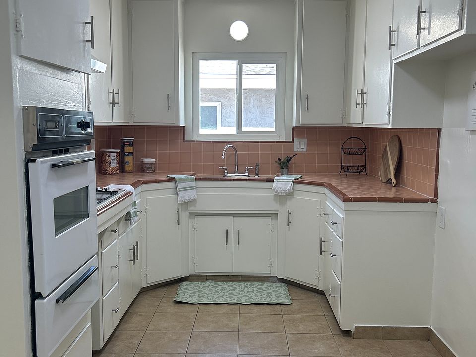 1st image of 2708 Gramercy Ave #B