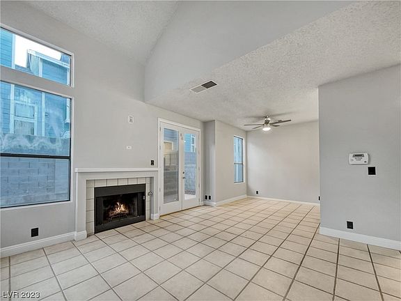 3rd image of 3225 Symphony Dr