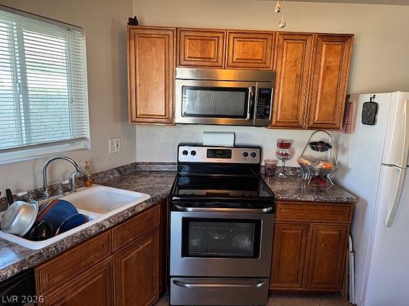 3rd image of 5532 Azuza Ave