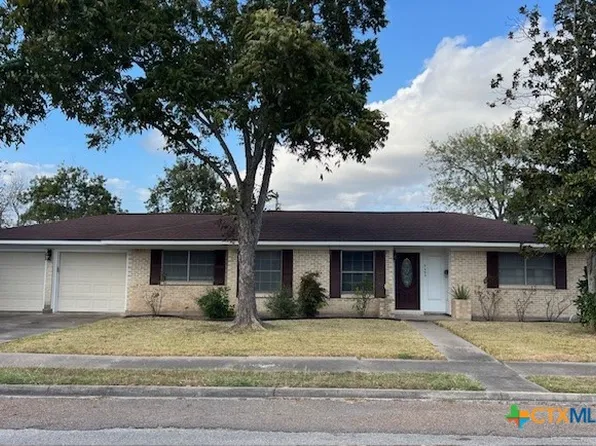 2406 E Locust Ave, Victoria, TX 77901
