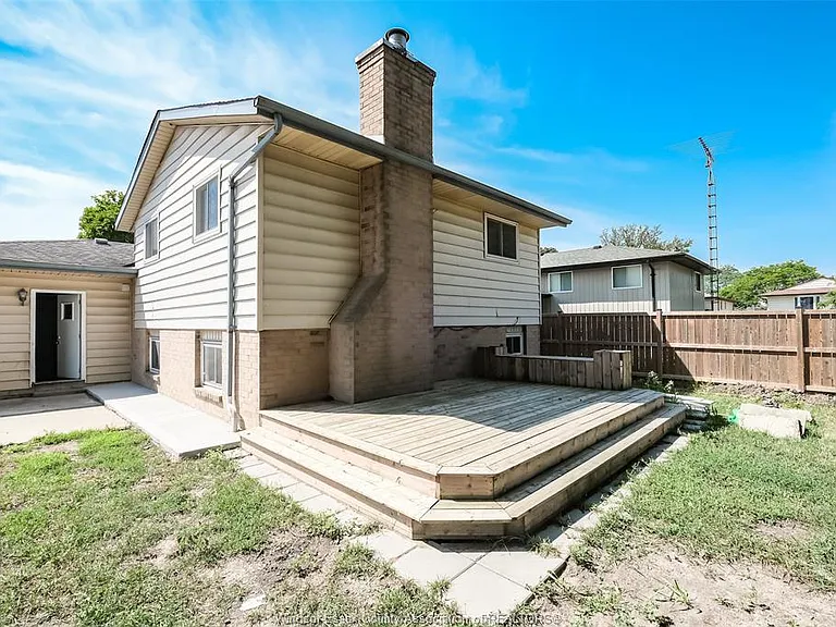 3309 Aurora Dr — Photo 23