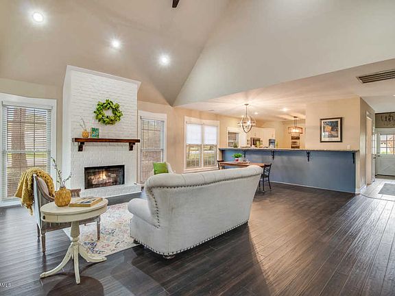 5th image of 100 River Birch Dr