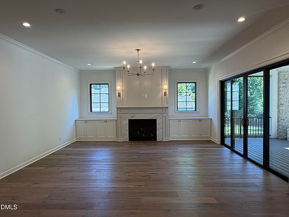5th image of 906 N Blount St
