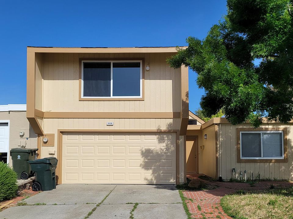 1st image of 3026 Pear St