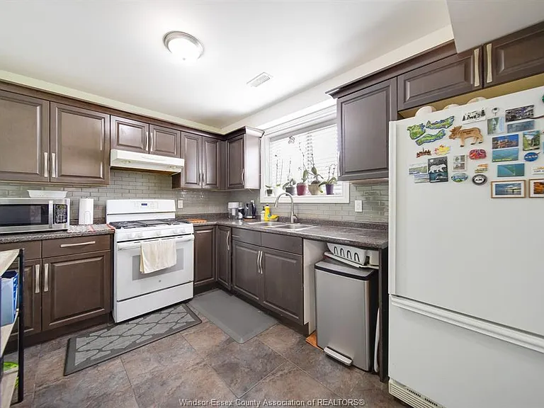 1937 Mark Ave #BASEMENT — Photo 9