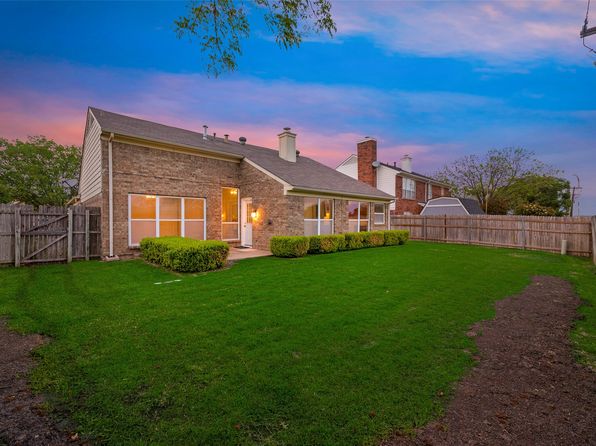 419 Merritt St, Grand Prairie, TX 75052