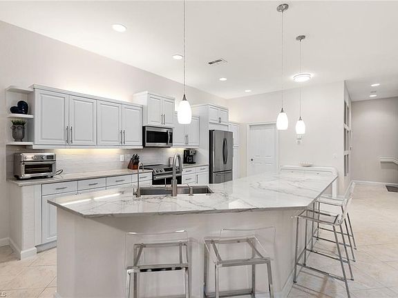 3rd image of 8601 Via Rapallo DR #201