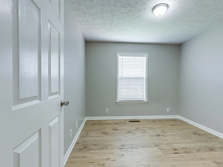 125 Grant Ct — Photo 24