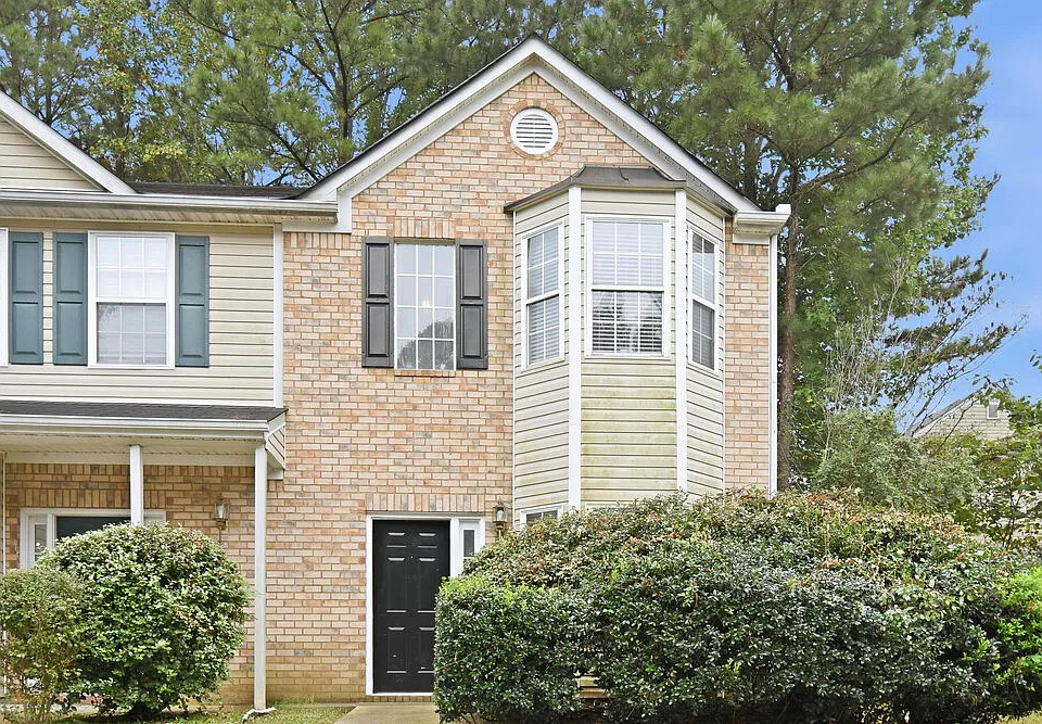 2984 Falling Water Point