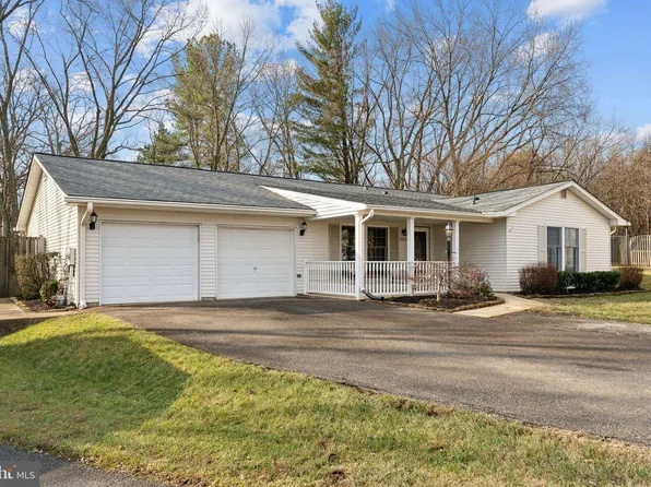 7951 Trafalgar Ct, Severn, MD 21144