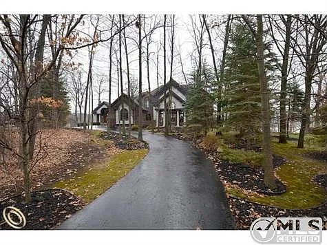 4195 Colonial Ct photo 1
