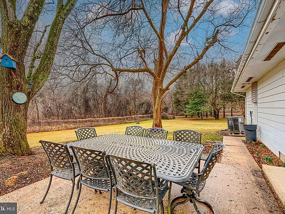 4th image of 1 Gunpowder Rd