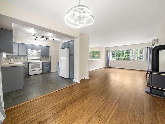 5th image of 1475 Tharratt Rd