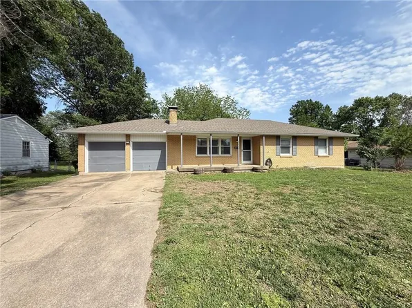 7413 Hedges Ave, Raytown, MO 64133