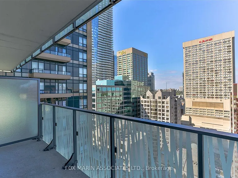 42 Charles St E #2108 — Photo 12