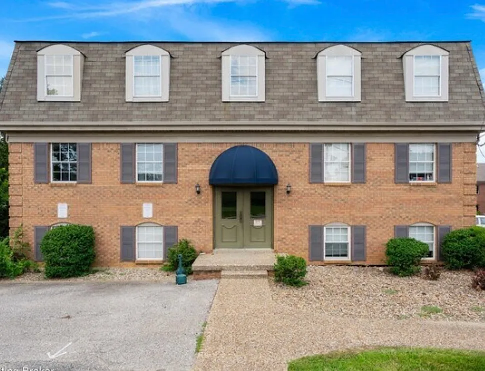 2 bed, $1,200 — Photo 1