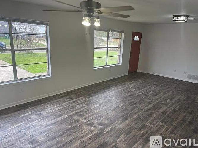 1400 Magnolia St — Photo 6