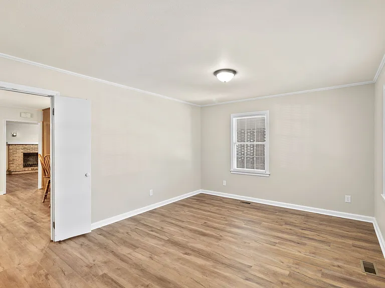 309 Kenwood Dr — Photo 3
