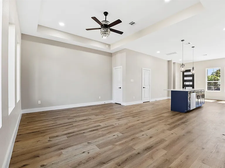 5949 Collingsworth St — Photo 15