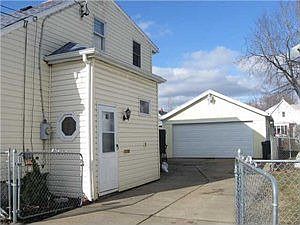 4th image of 130 Park Edge Dr