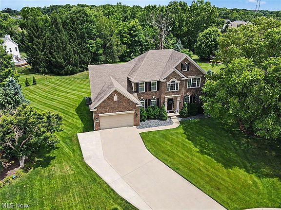 3rd image of 5037 Lake Breeze Lndg