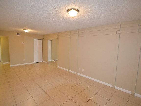 3rd image of 722 NW 91st Ter #722