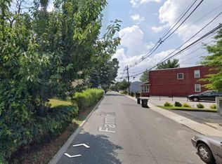 1114 Farm Rd, Secaucus, NJ 07094