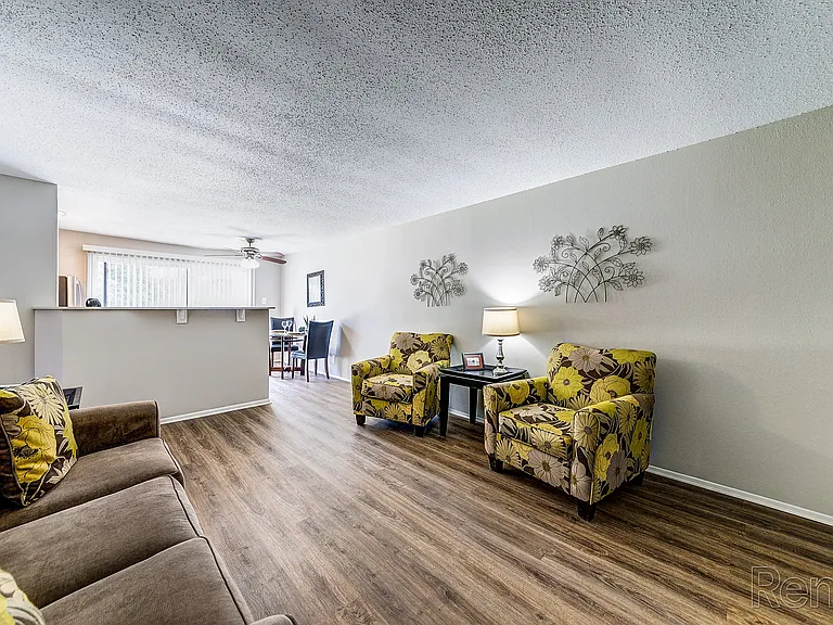 Black Forest Apartments — Photo 7