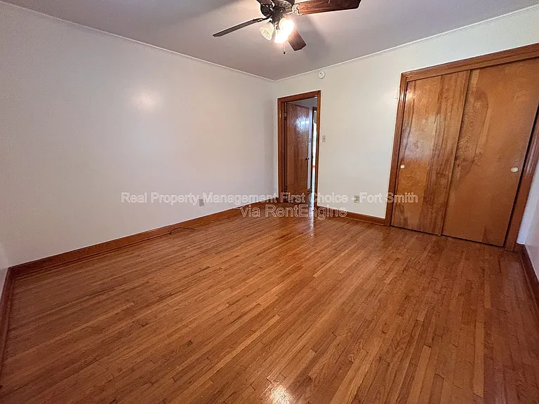 1306 S 41st St — Photo 28