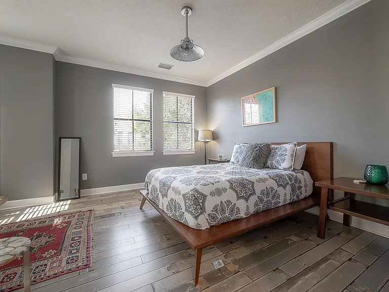 111 S Packwood Ave #C — Photo 6