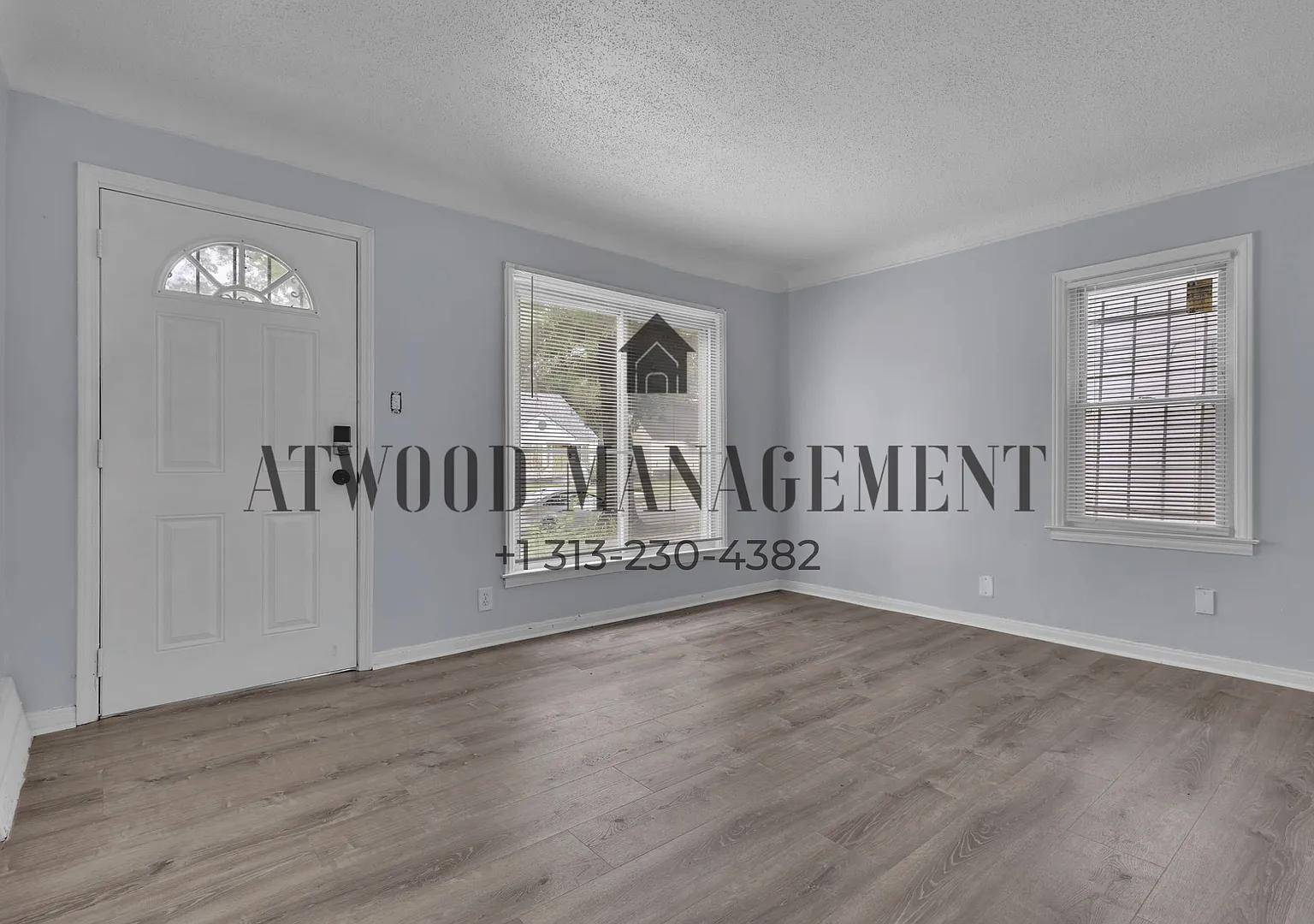 This beautifully updated 3-bedroom, 1-bath single-family home is ready for move-in! — Photo 2
