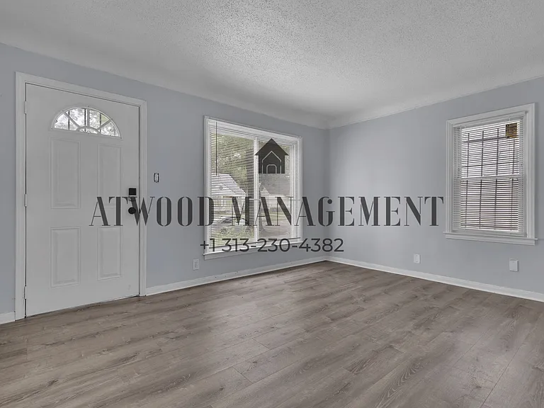 20258 Ferguson St — Photo 2