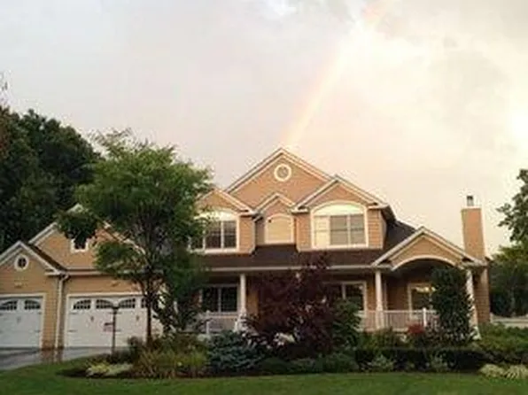 12 Glenridge Lane, Kings Park, NY 11754
